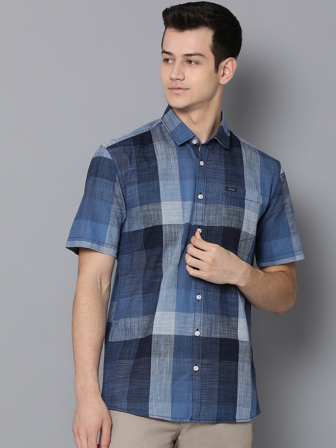 LINDBERGH Men Blue & Black Slim Fit Checked Casual Shirt