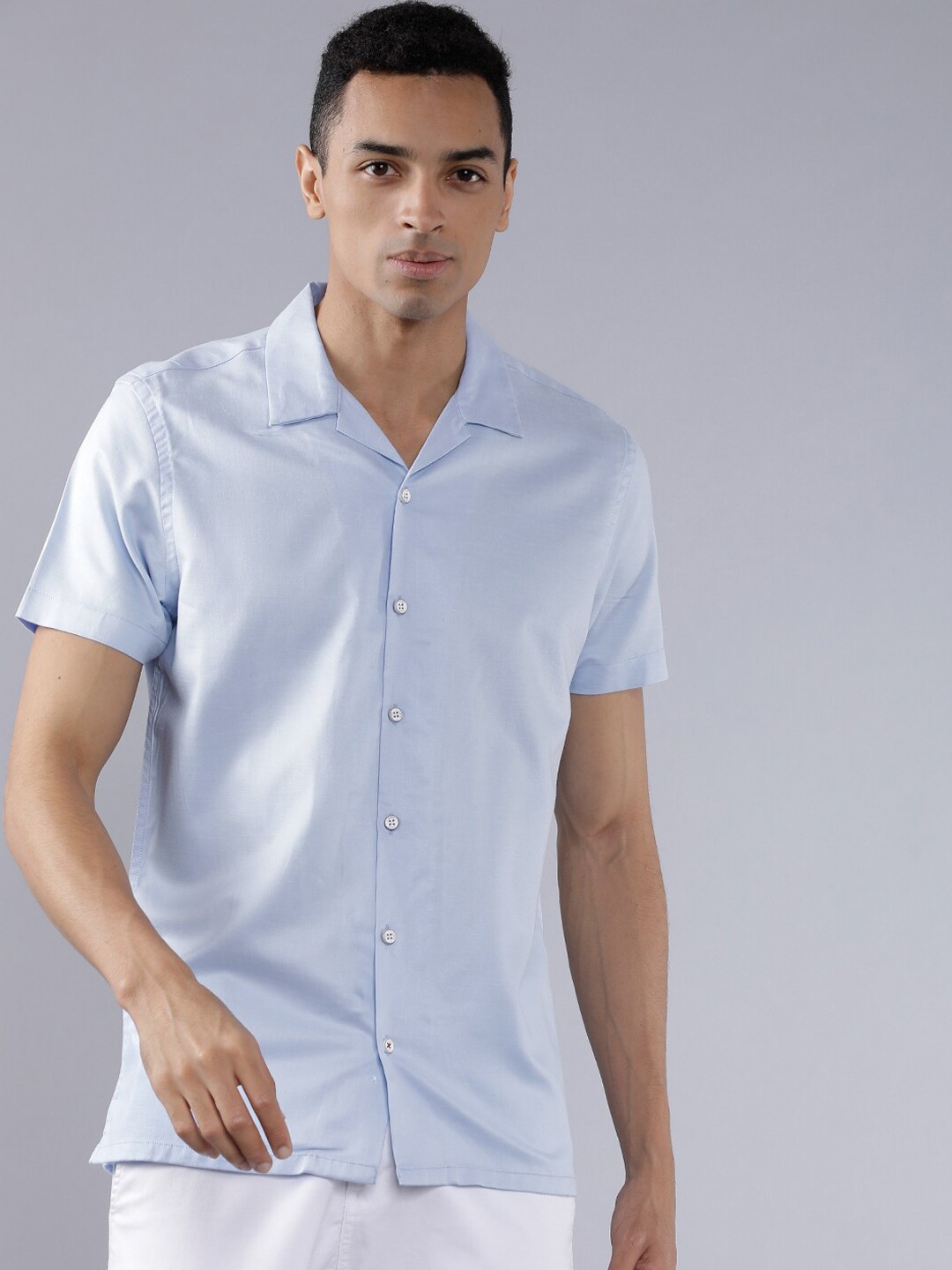 

LOCOMOTIVE Men Blue Slim Fit Solid Casual Shirt