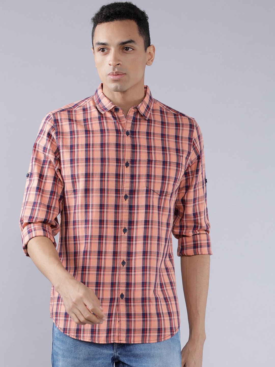

LOCOMOTIVE Men Peach-Coloured & Navy Blue Slim Fit Checked Casual Shirt