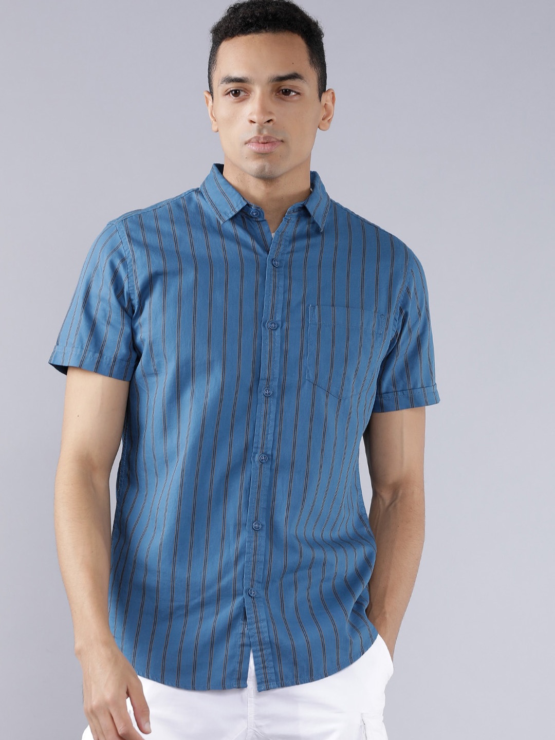 

LOCOMOTIVE Men Blue Slim Fit Striped Casual Shirt