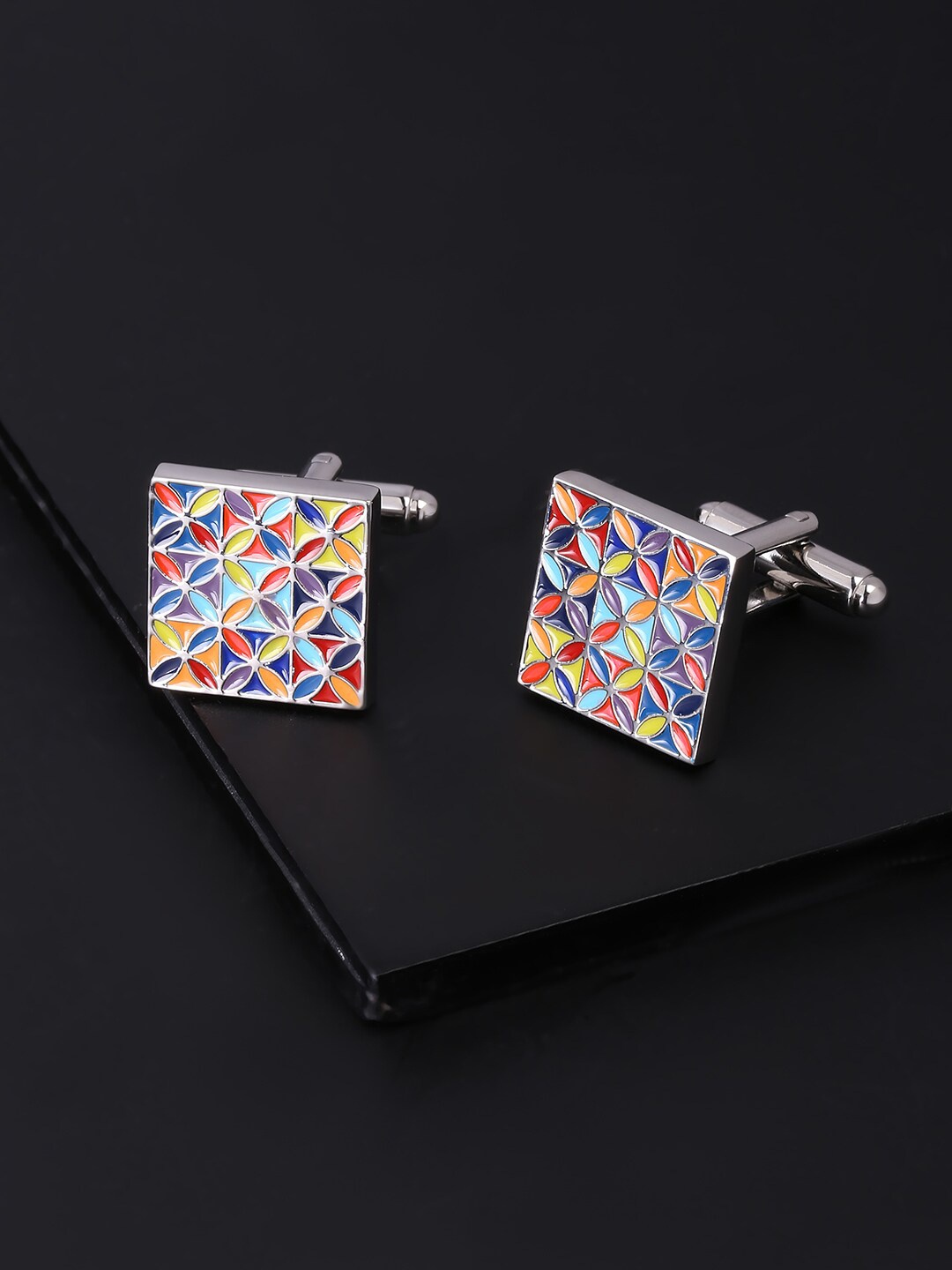 

Yellow Chimes Silver-Toned & Red Square Cufflinks