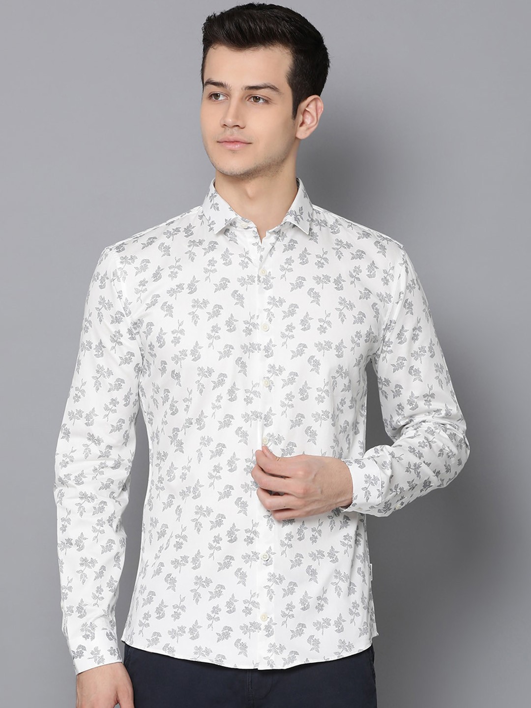 

LINDBERGH Men White & Black Slim Fit Printed Casual Shirt