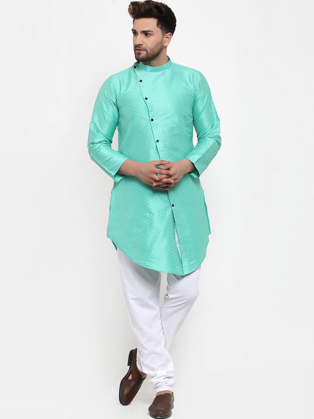

KLOTTHE Men Self Design Kurta with Churidar Pyjamas, Green