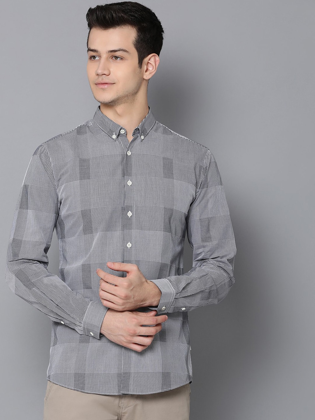 

LINDBERGH Men Navy Blue & Grey Slim Fit Checked Casual Shirt