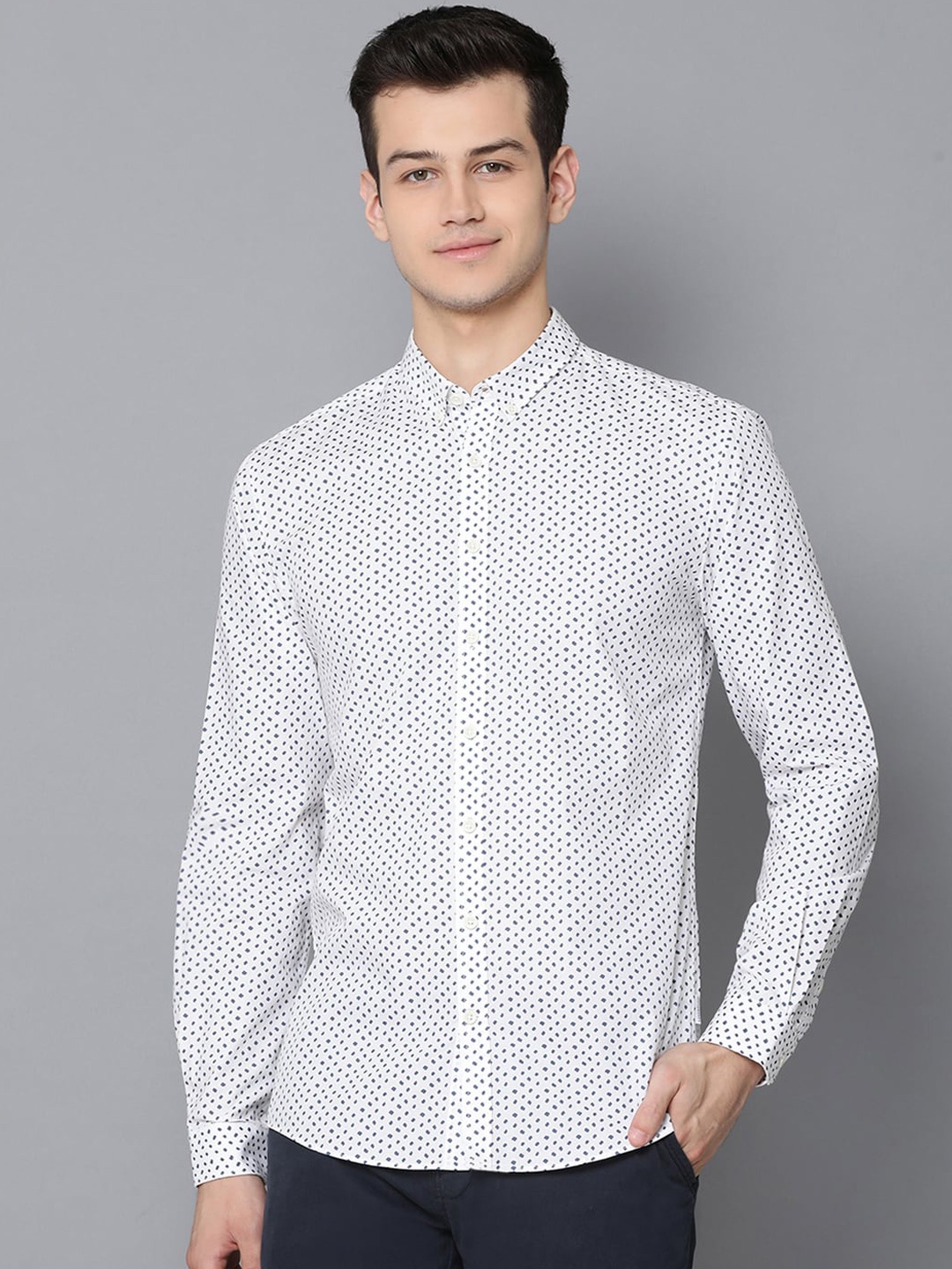 

LINDBERGH Men White & Blue Slim Fit Printed Casual Shirt