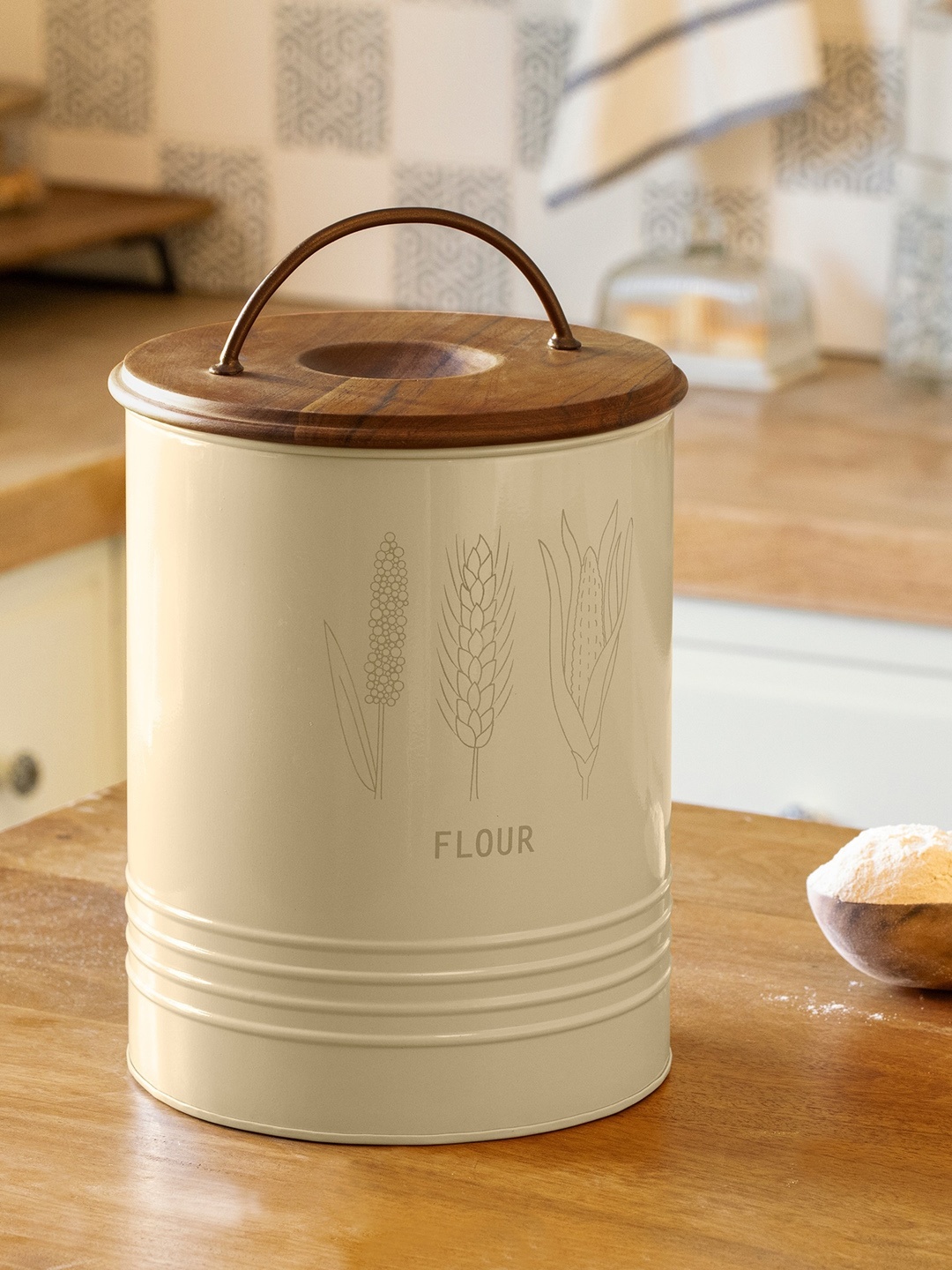 

ellementry Off White & Brown Grain Storage Barrel With Wooden Lid