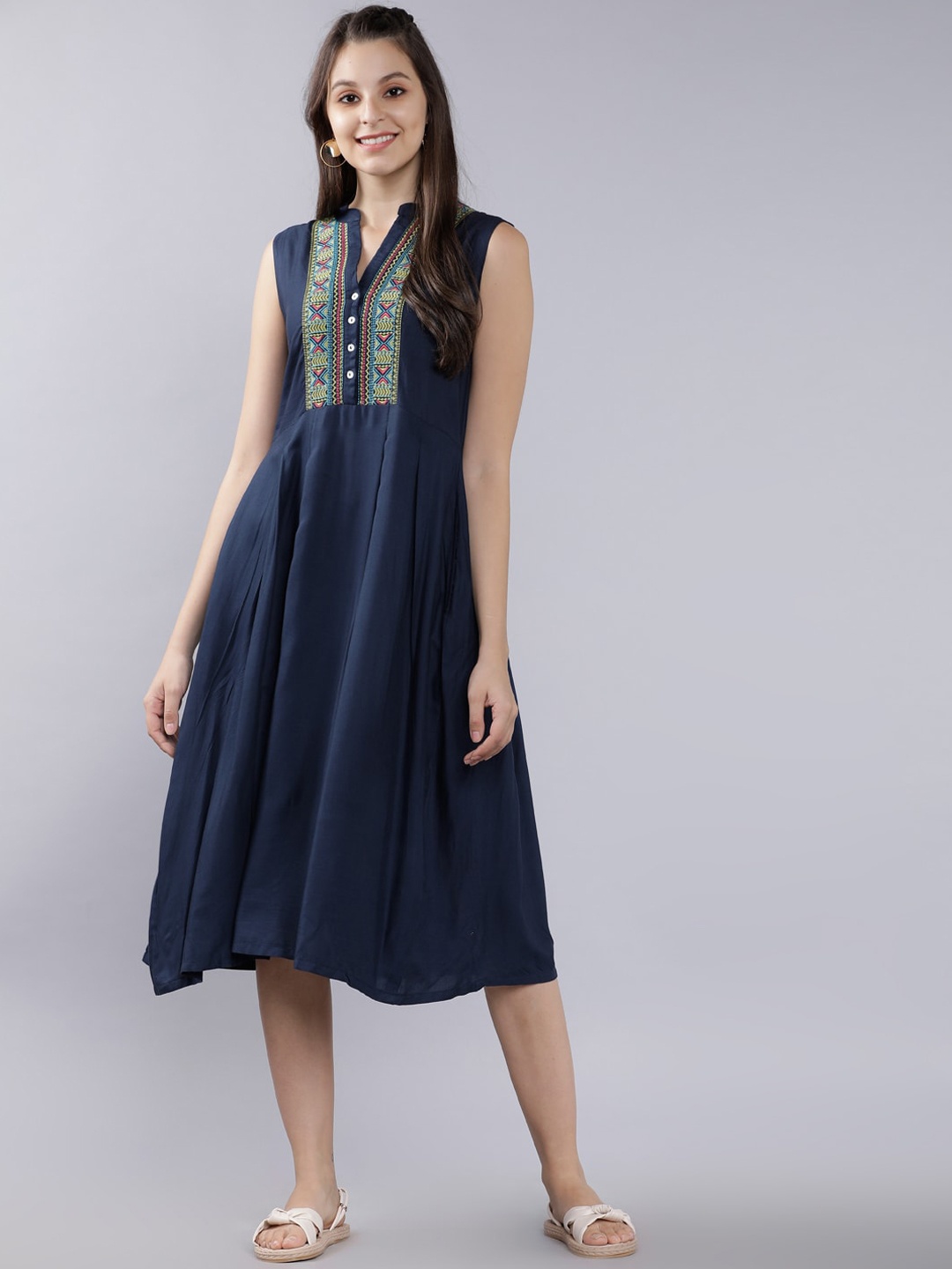 

Vishudh Women Blue & Green Solid Fit and Flare Dress with Printed Detail
