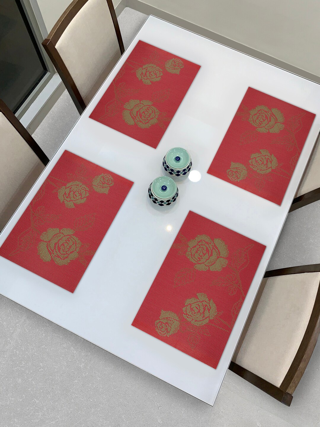 

HOKIPO Set Of 4 Red & Green Floral Reversible Table Placemats