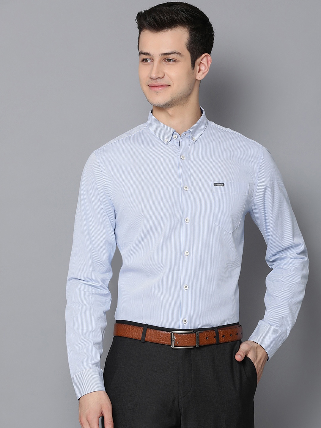 

LINDBERGH Men Blue & White Slim Fit Striped Casual Shirt
