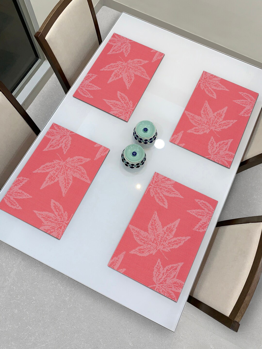 HOKIPO Set Of 4 Red Floral Heat Resistant Table Placemats