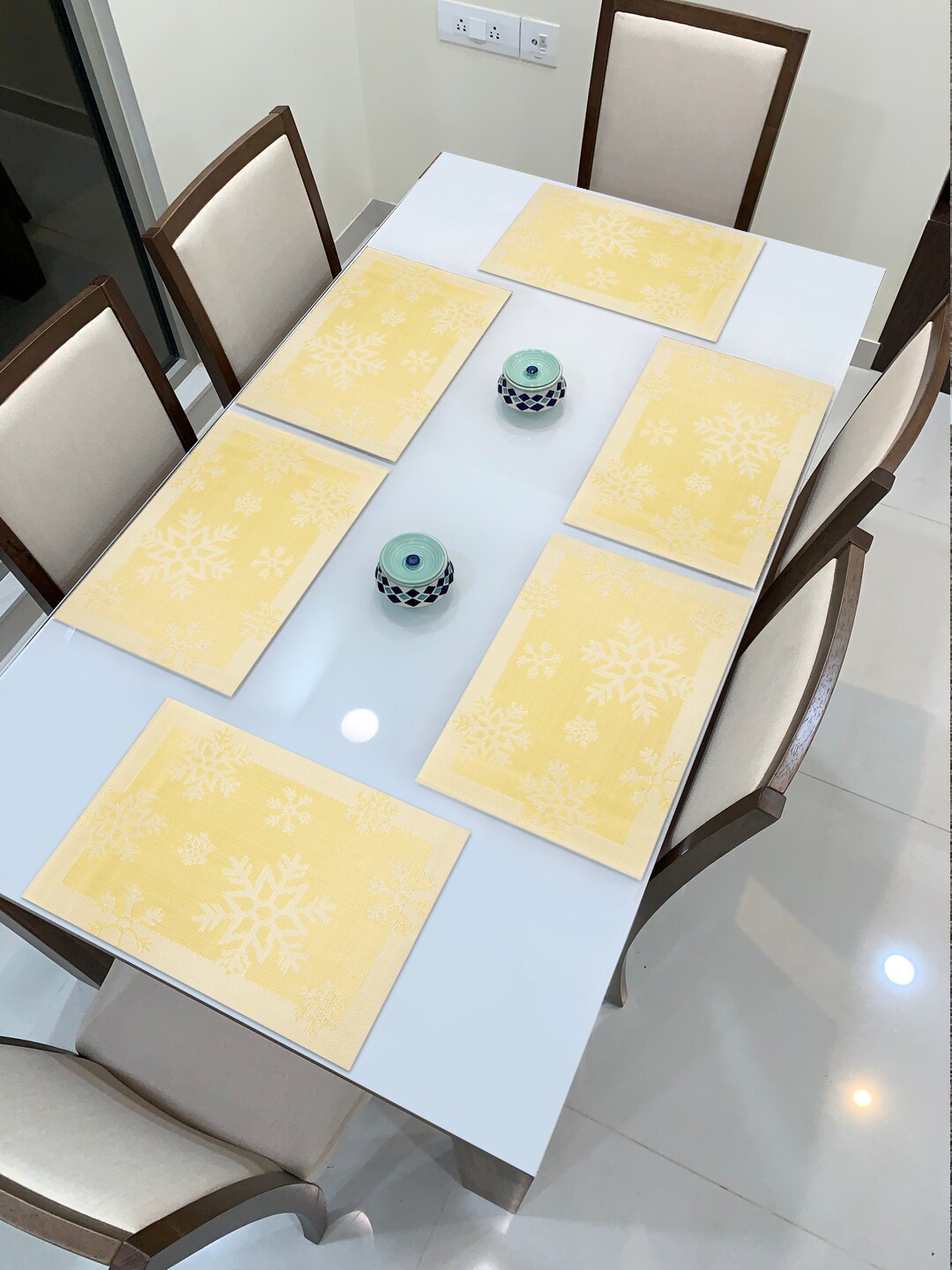 

HOKIPO Set Of 6 Yellow & White Printed Washable Table Placemats