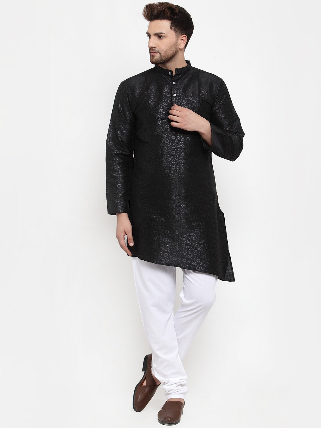 KLOTTHE Men Black & White Self Design Kurta with Pyjamas