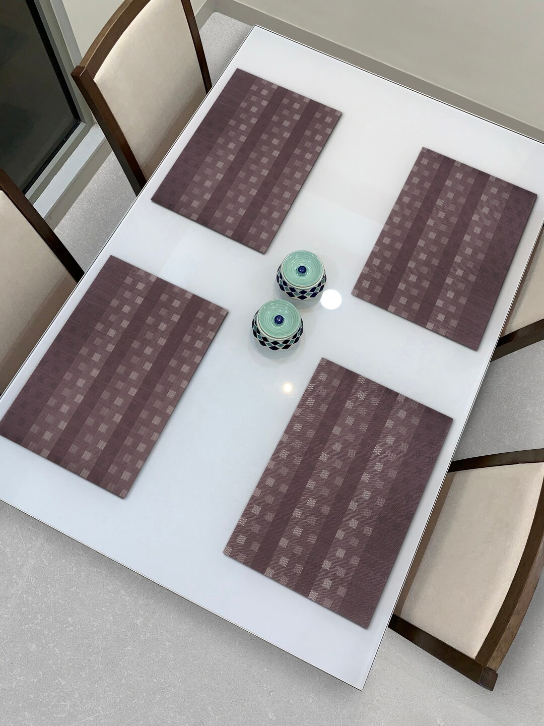 

HOKIPO Set Of 4 Brown & White Geometric Washable Table Placemats