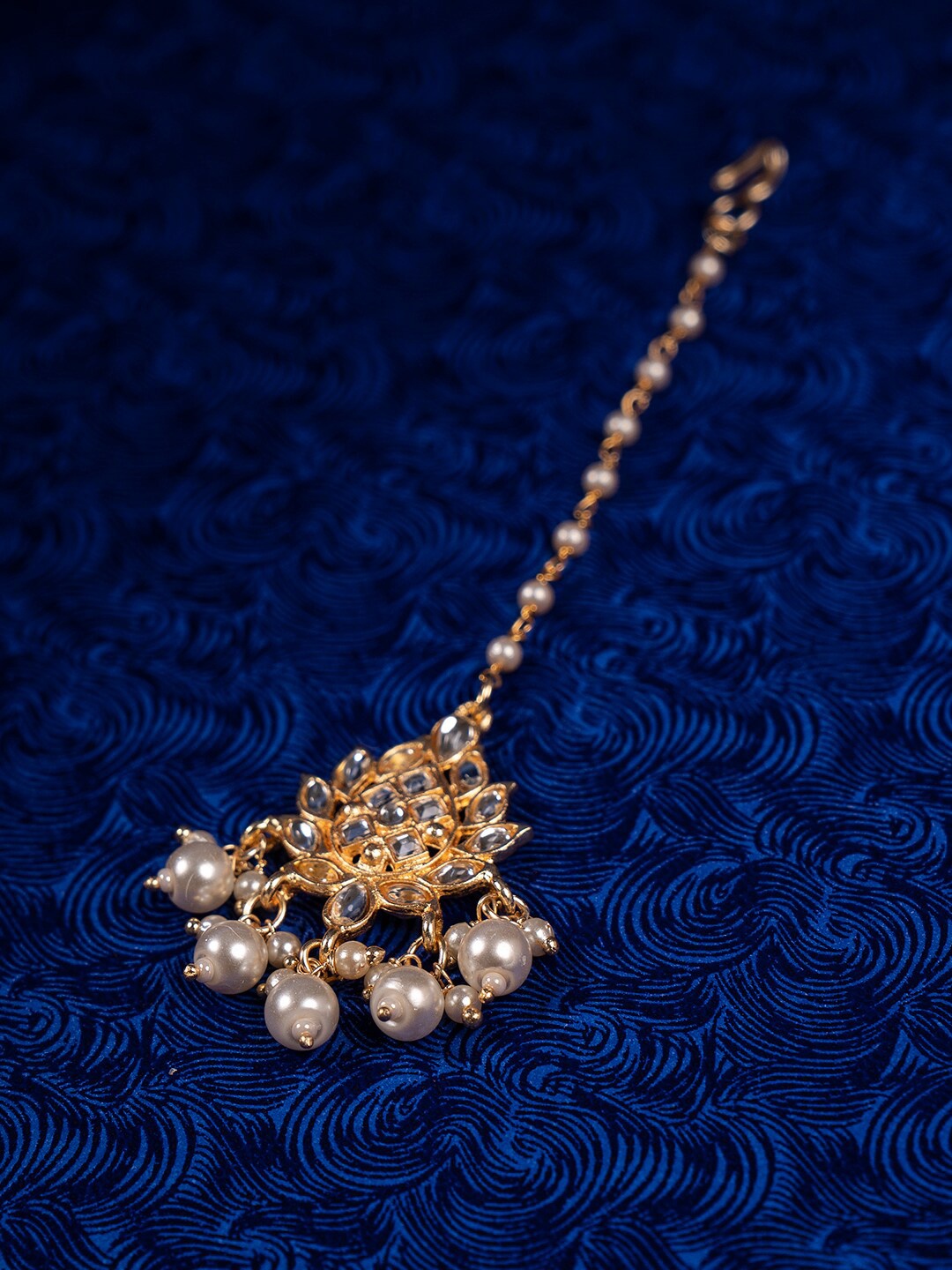 

Shoshaa 22 K Gold-Plated White Kundan & Pearl Studded Handcrafted Maang Tikka