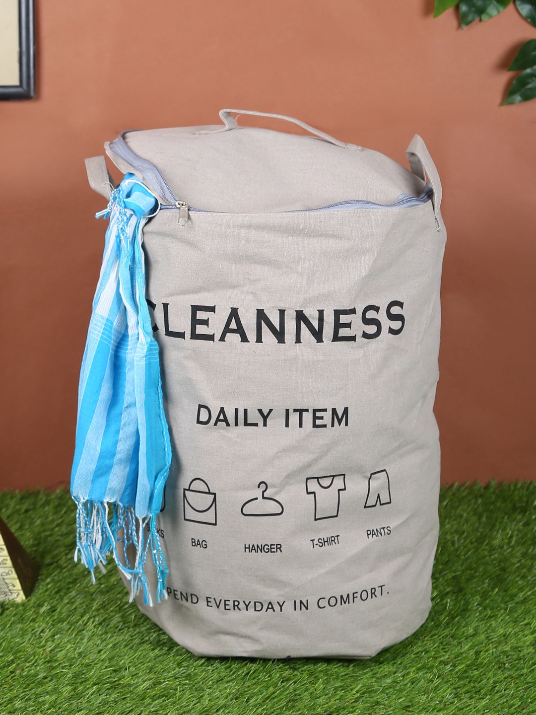 

Cortina Grey & Black Printed Laundry Bag