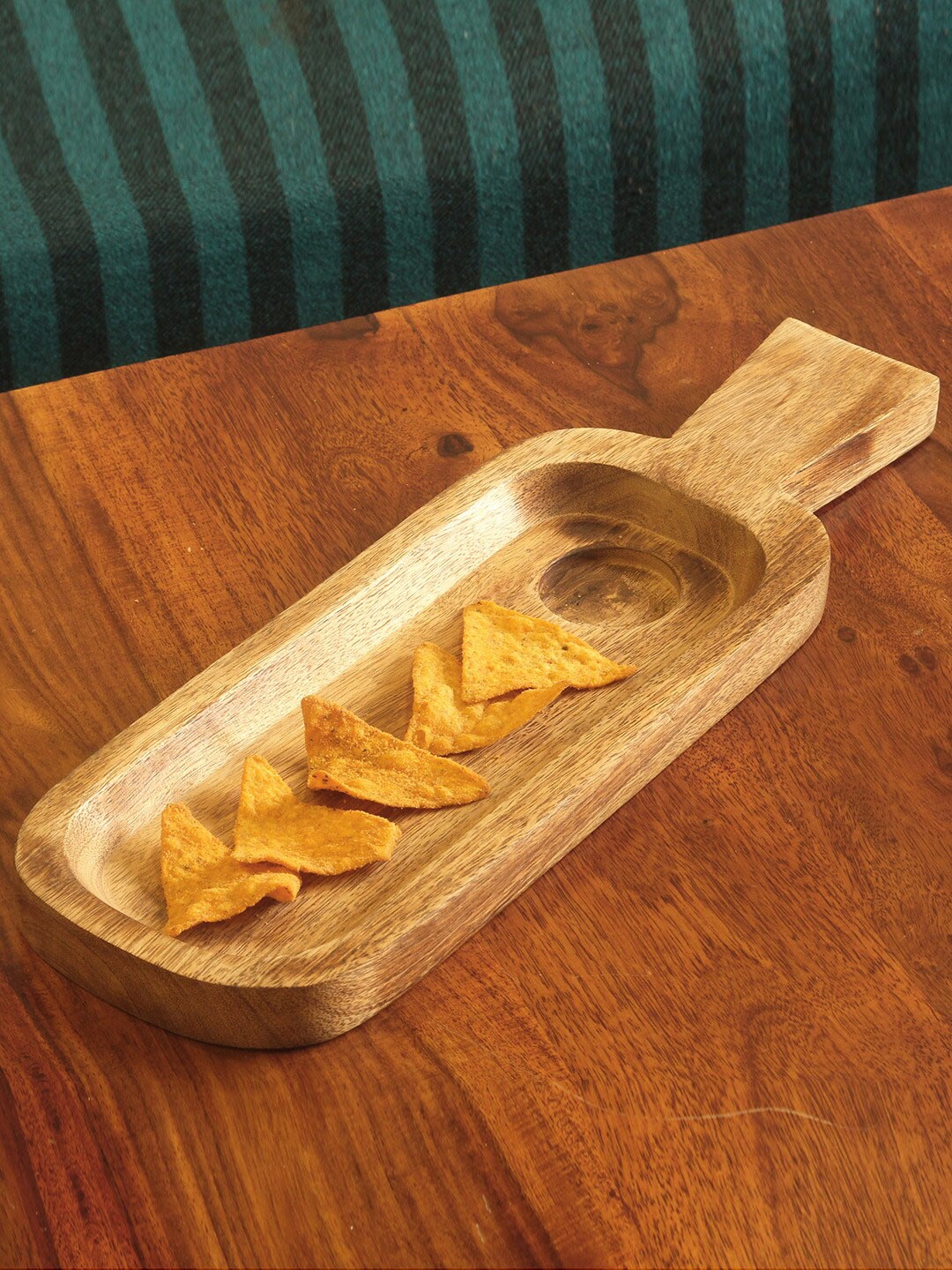 

RangRoots Beige Elliptical Mango Wooden Serving Platter