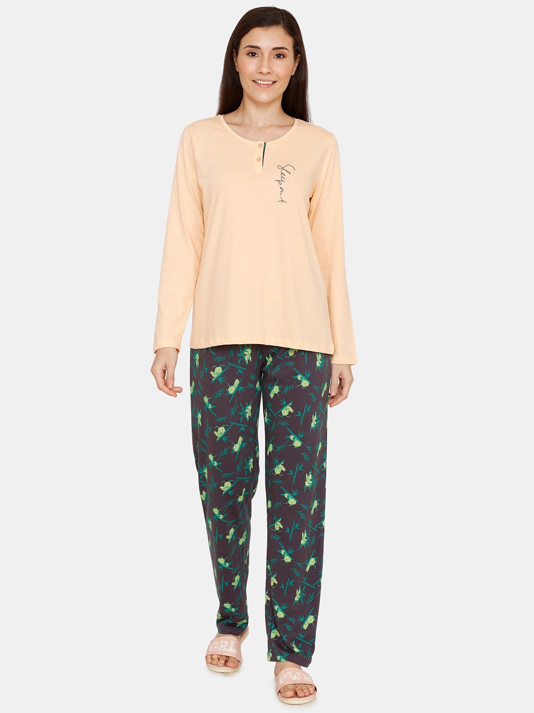 

Zivame Women Peach-Coloured & Purple Printed Night Suit