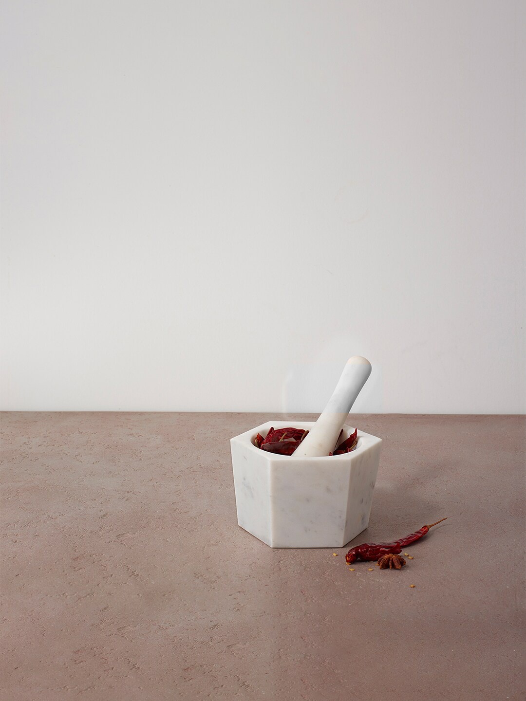 

ellementry White Marble Mortar & Pestle