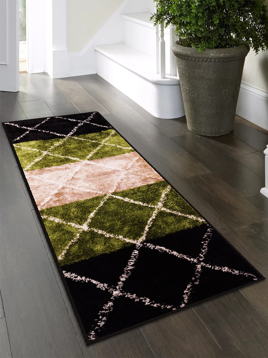 

Story@home Black & Green Geometric Indoor Soft Floor Runner