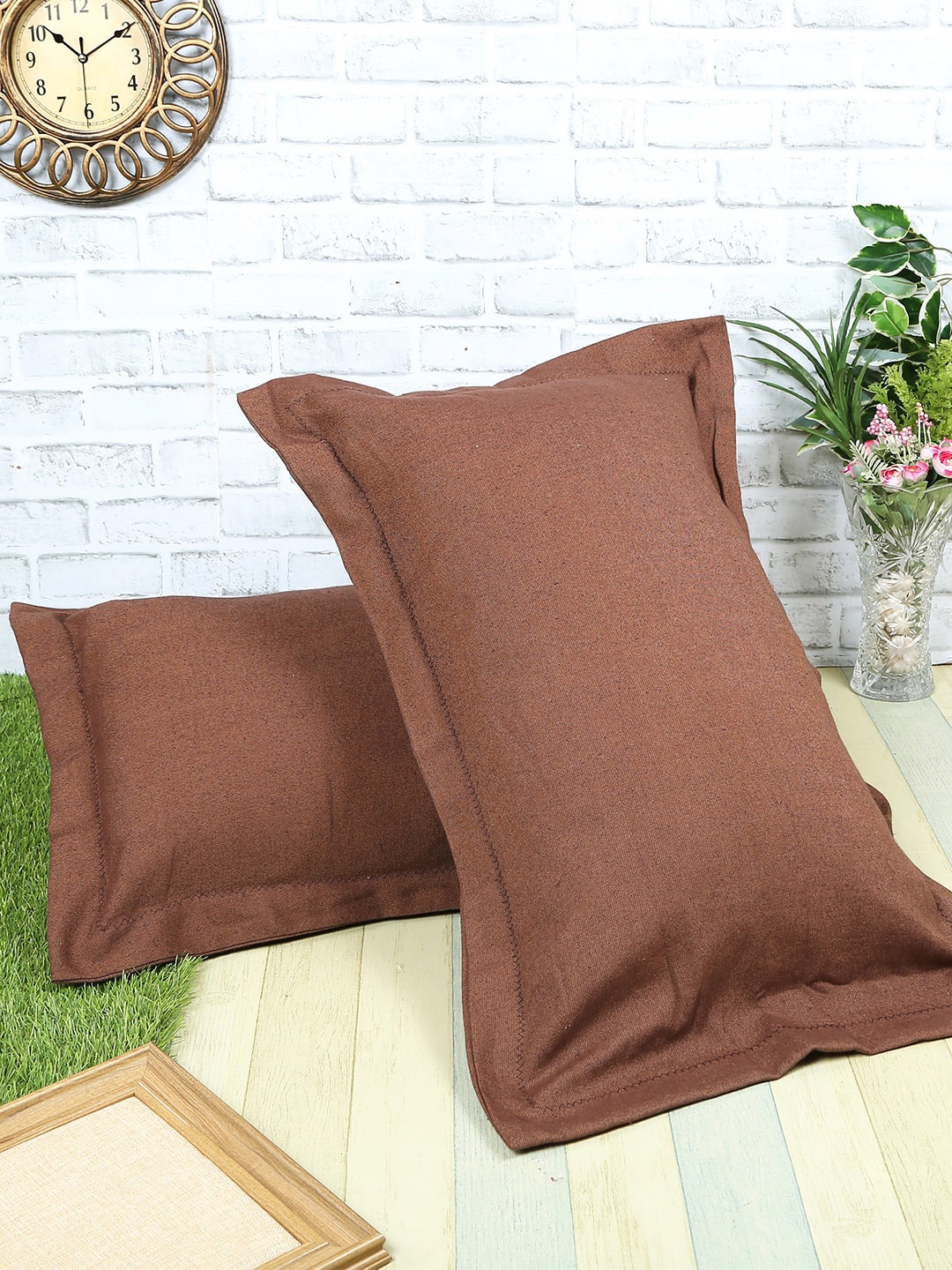 

Soumya Set of 2 Brown Solid Pillow Covers