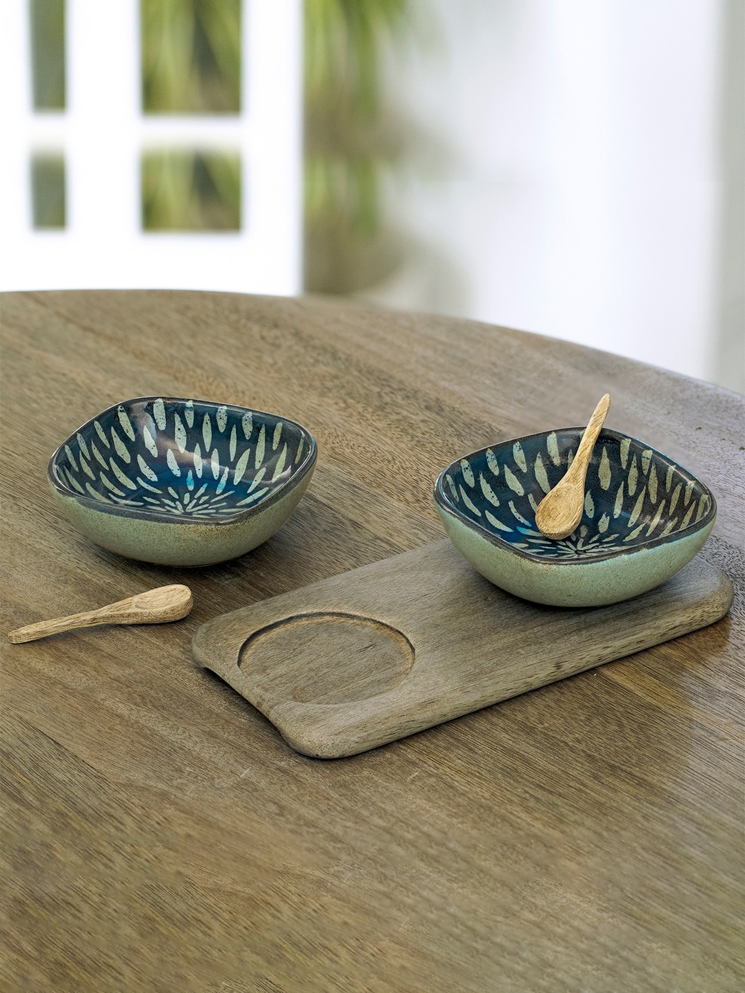 

ellementry Blue & Brown Printed Indigo Stamp Ceramic 5-Piece Condiment Set With Wooden Spoons