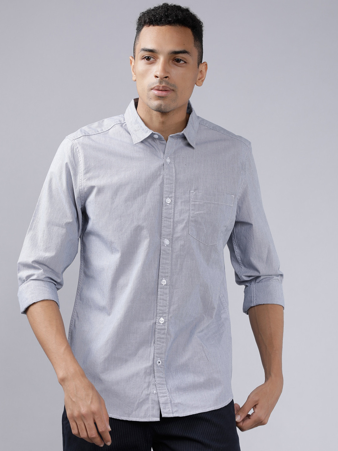

HIGHLANDER Men Navy Blue & White Slim Fit Solid Casual Shirt