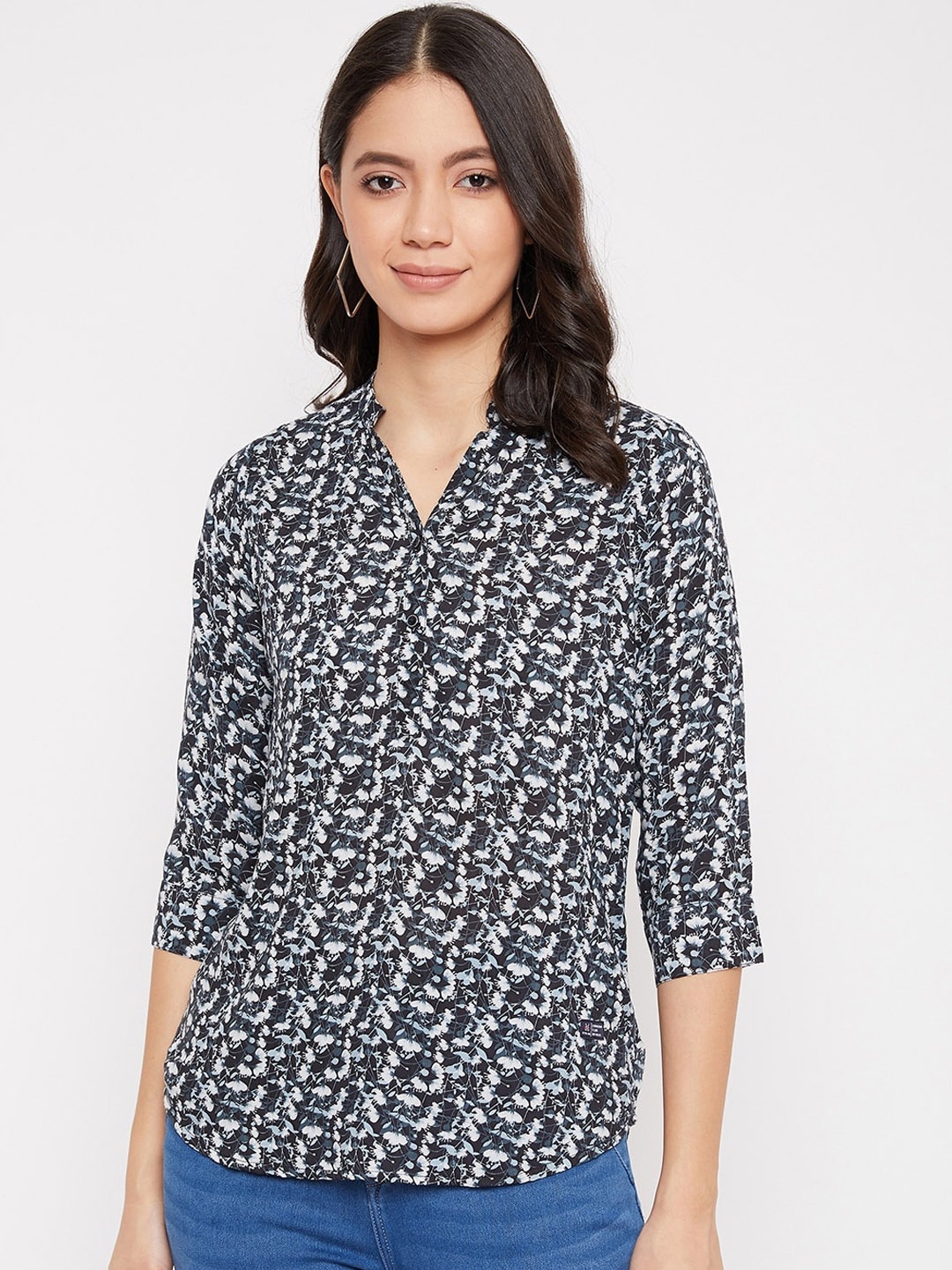 Crimsoune Club Women Black & White Printed Shirt Style Top