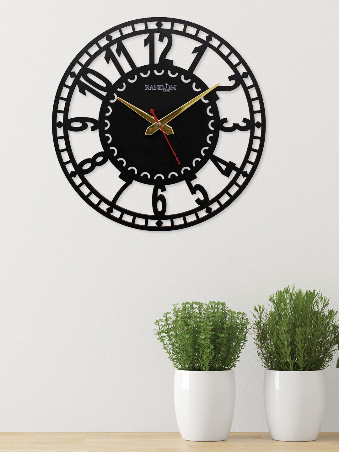 

RANDOM Black Round Solid 29.21cm Analogue Wall Clock