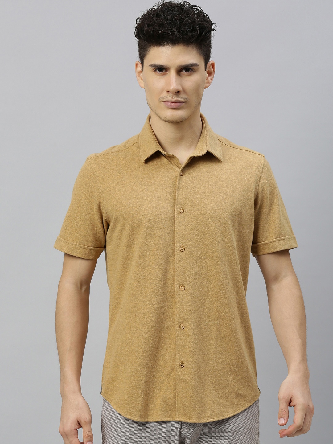 

RARE RABBIT Men Mustard Brown Tailored Fit Solid Casual Shirt