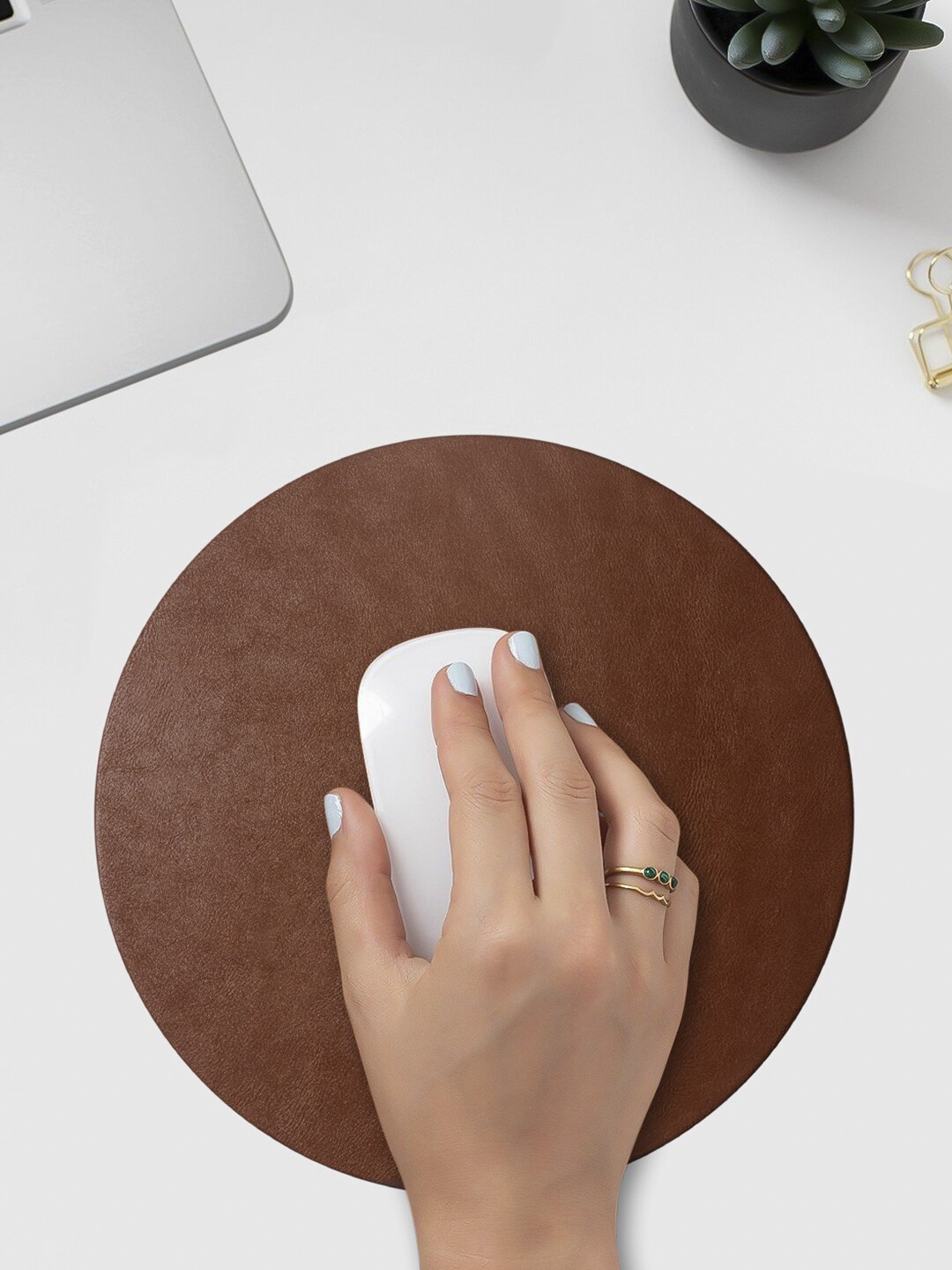 

DailyObjects Brown Orb Vegan Leather Reversible Design Mouse Pad
