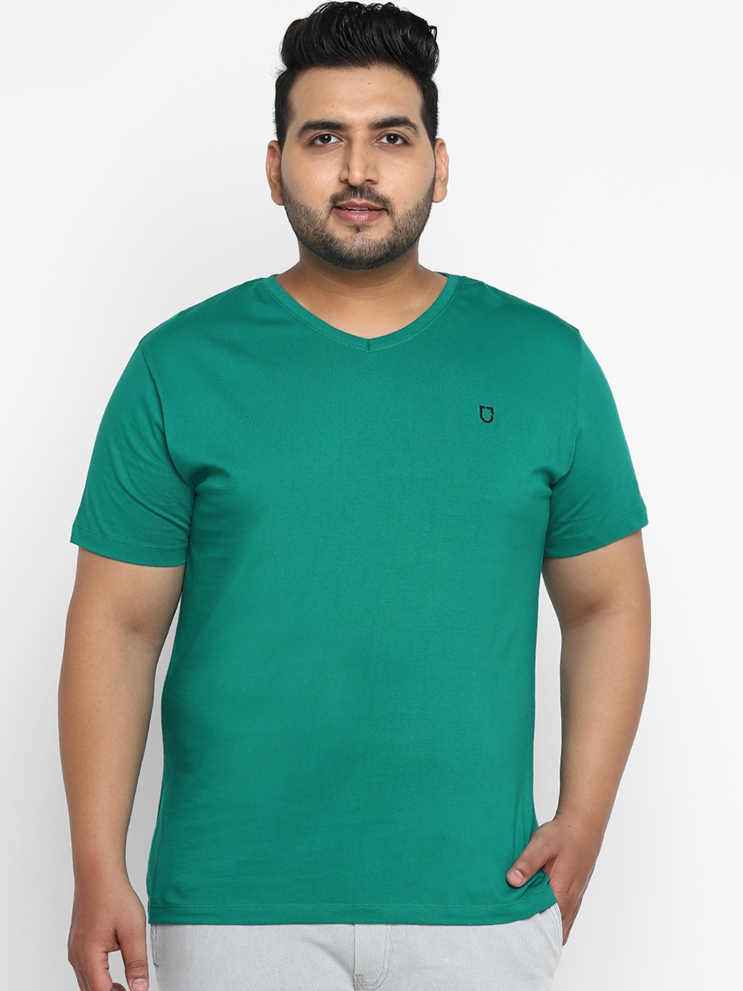 Urbano Plus Men Green Solid V-Neck T-shirt