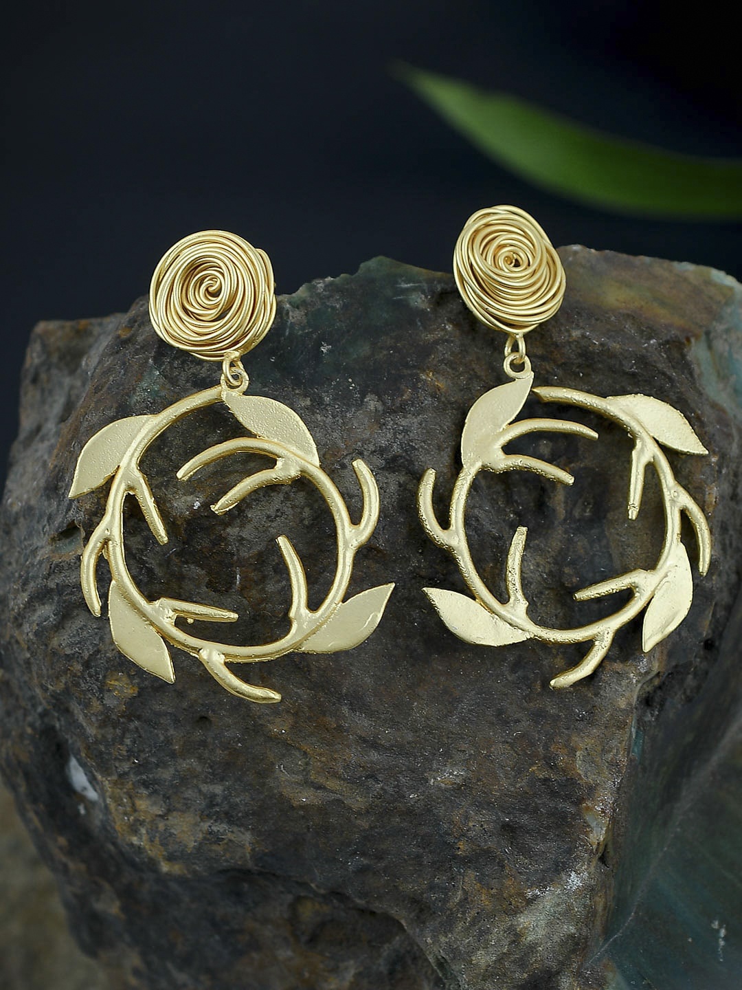 

Silvermerc Designs Gold-Toned & Gold-Toned Floral Drop Earrings