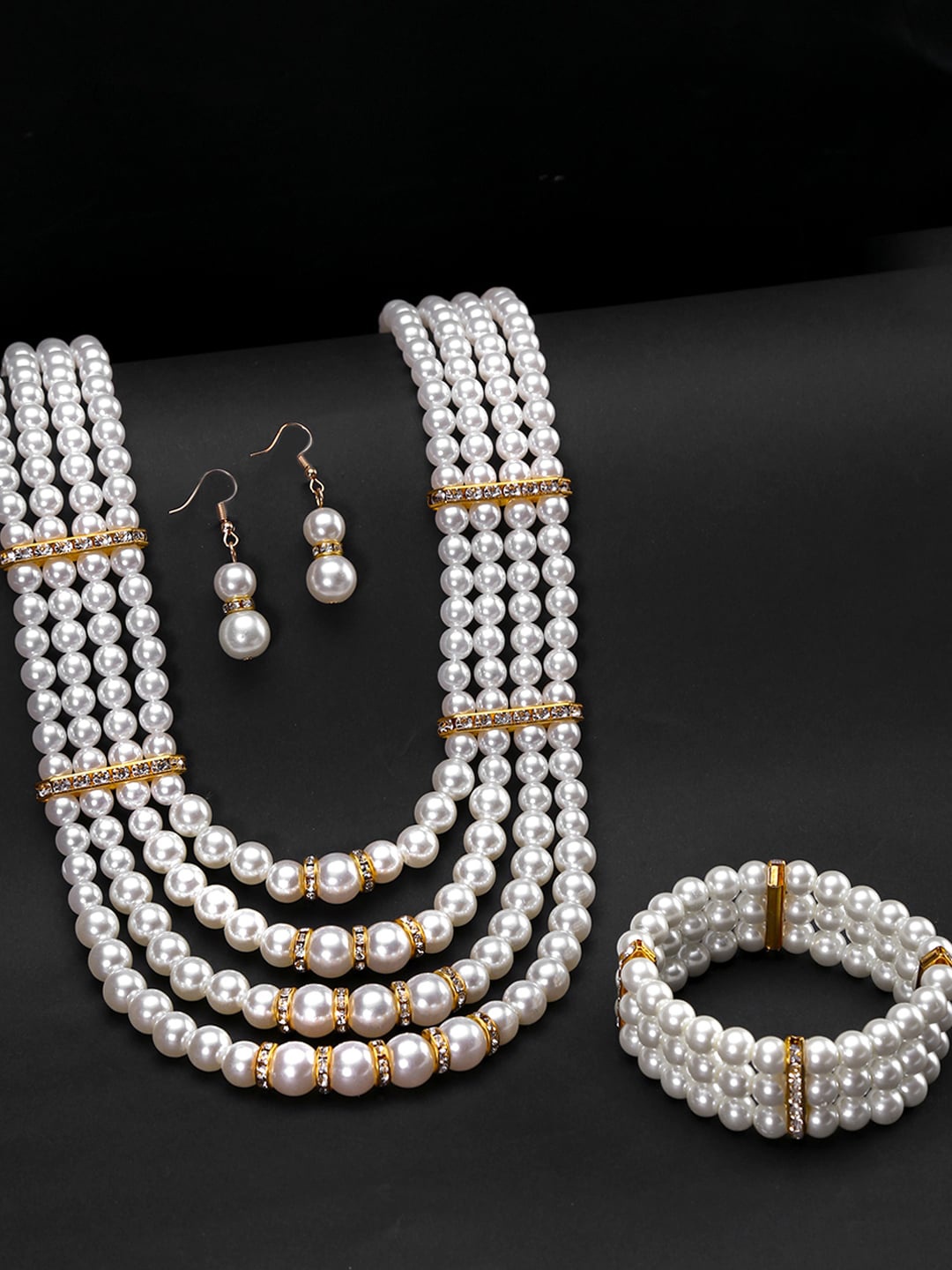 

Yellow Chimes Gold-Plated White Pearl Beaded Jewellery Set