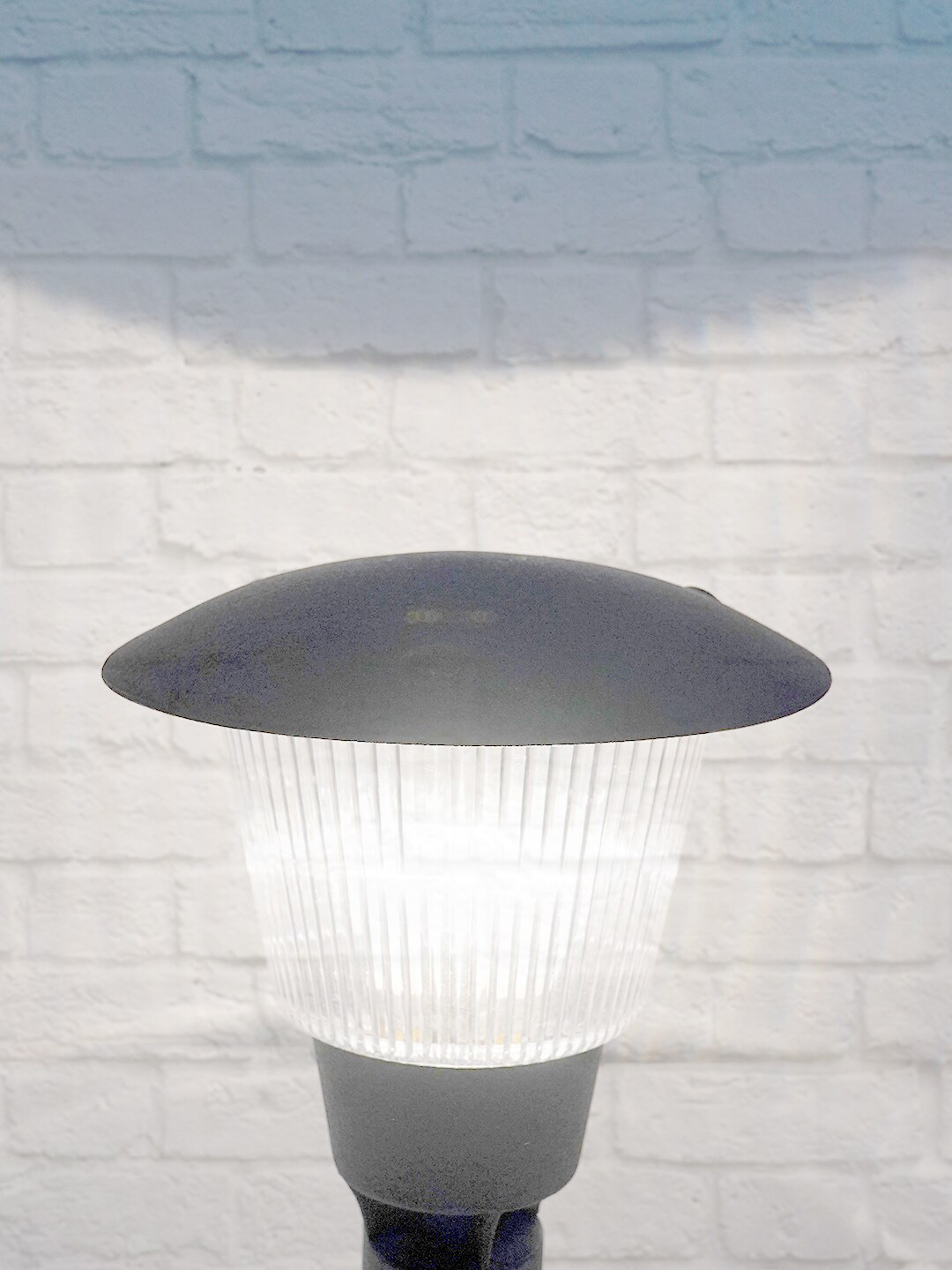

Fos Lighting Grey & White Modern Gate Light Cast Garden Light