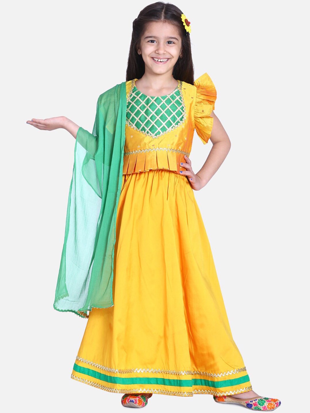 

BownBee Girls Yellow & Green Embellished Lehenga Choli With Dupatta