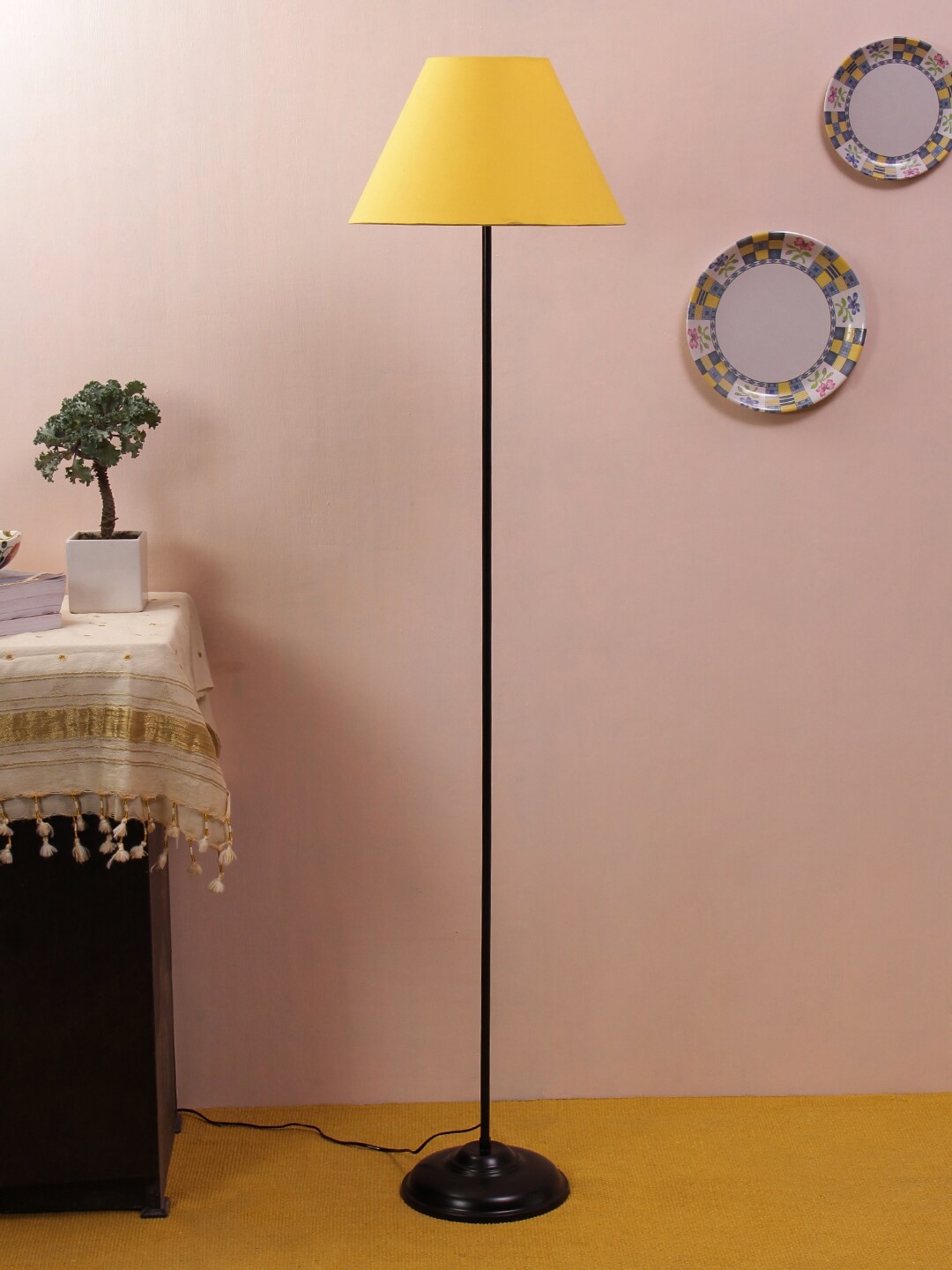 

Devansh Yellow & Black Solid Conical Club Lamp