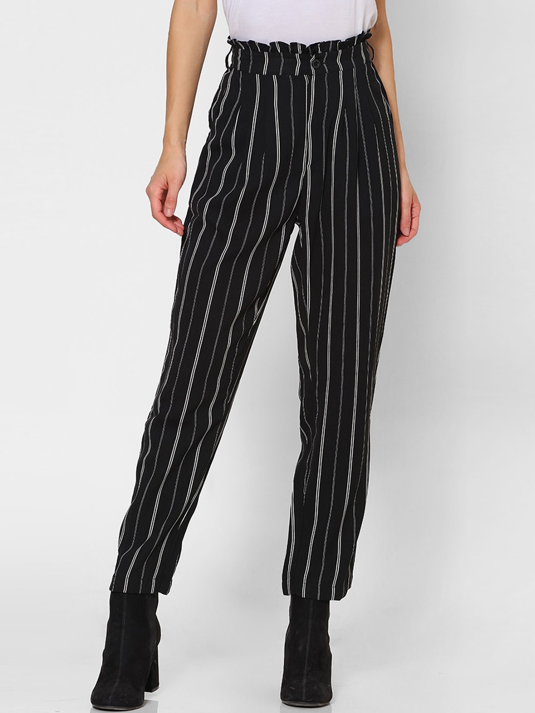 

FOREVER 21 Women Black Regular Fit Striped Peg Trousers