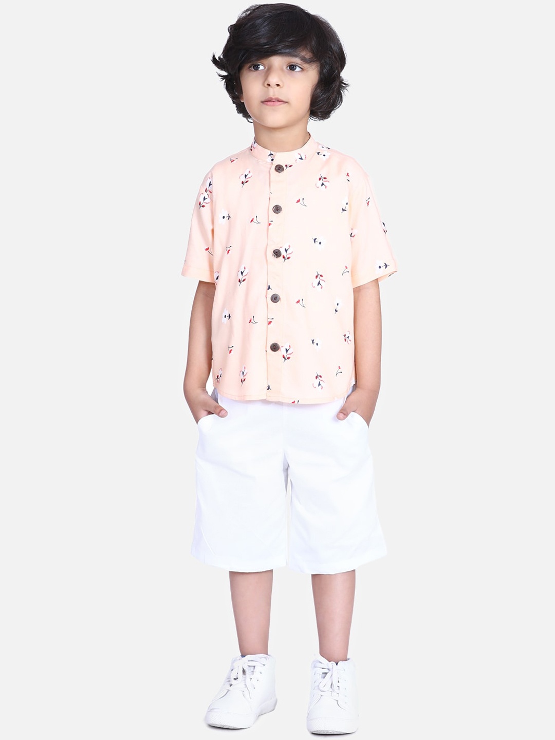 

Cutiekins Boys Peach-Coloured & White T-Shirt With Shorts Set