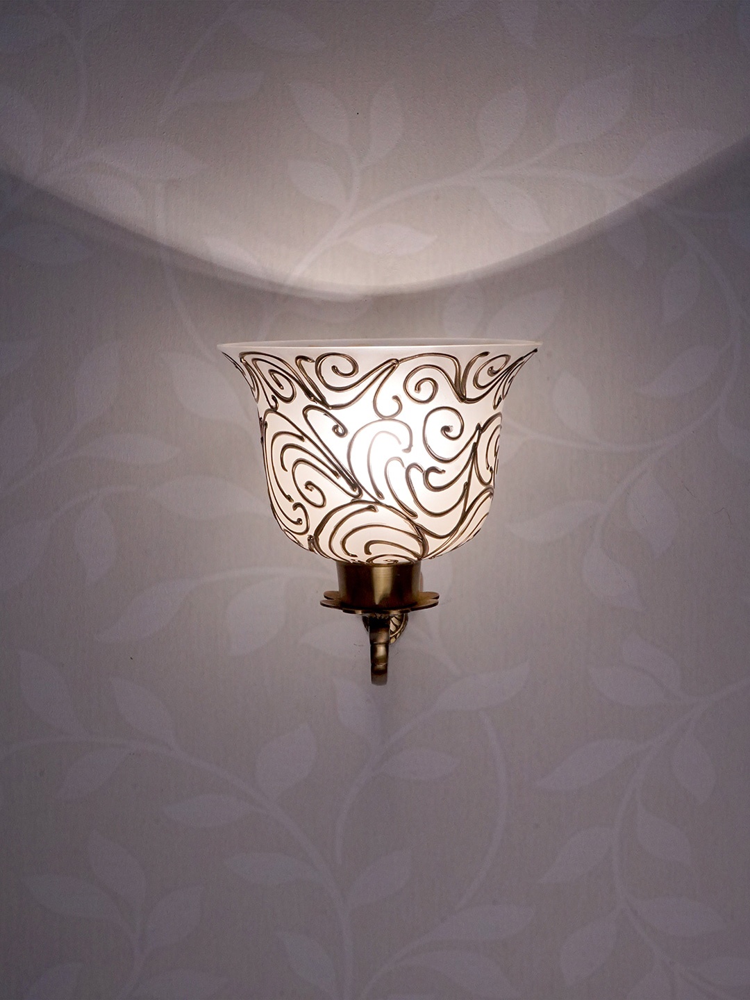 

Fos Lighting Gold-Toned Textured Traditional Wallchiere Lamp