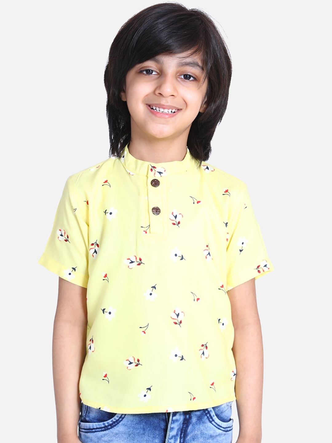 

Cutiekins Boys Yellow Printed Mandarin Collar T-shirt