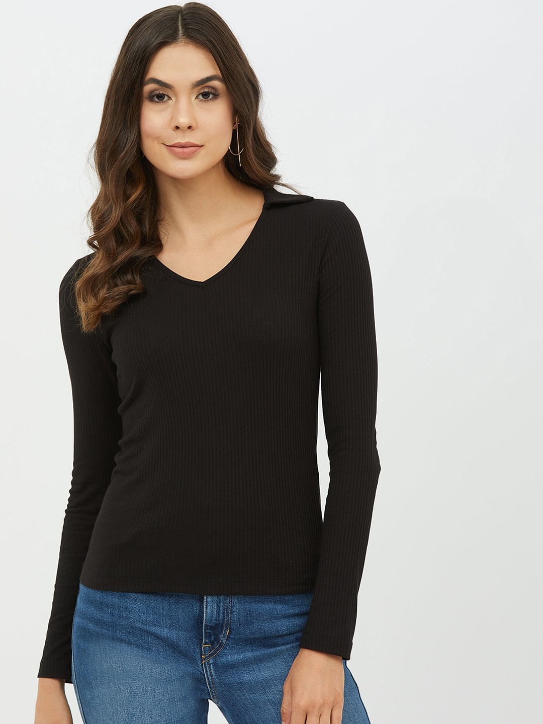 

Harpa Women Black Solid Fitted Top
