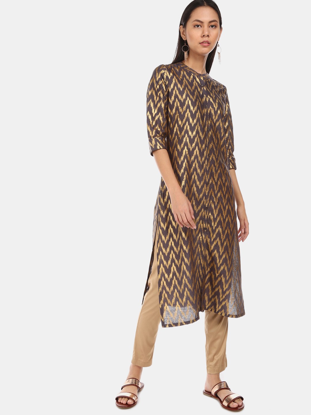 

Karigari Women Grey & Gold-Toned Woven Design Straight Kurta