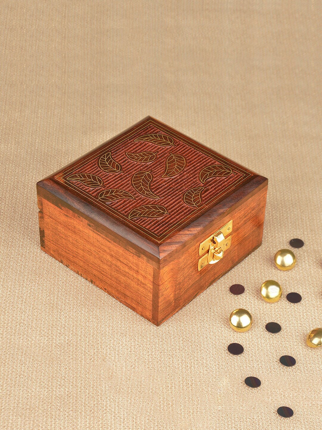 StyleMyWay Brown & Gold-Toned Self Design Hand Carved & Engraved Jewellery Box