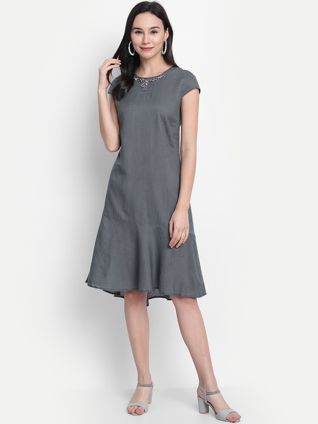 

LY2 Women Grey Solid A-Line Dress
