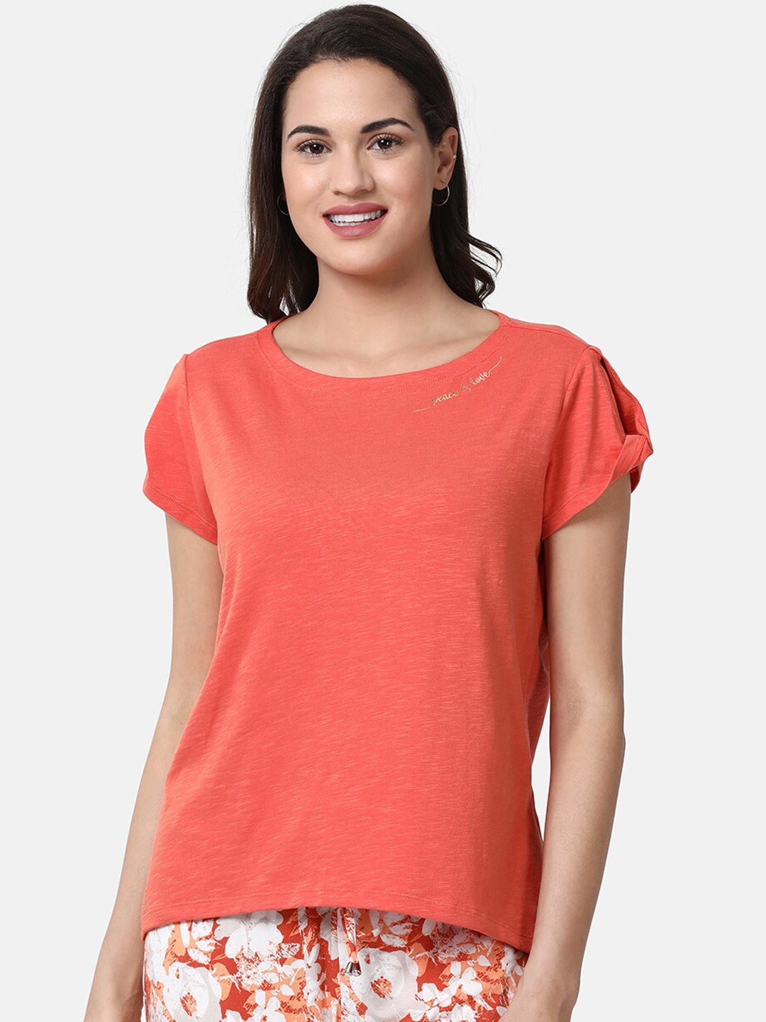

Enamor Women Orange Solid Round Neck T-shirt