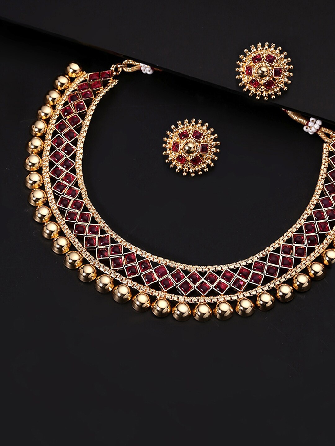 

Yellow Chimes Pink & Gold-toned Handcrafted Stone Jewellery Set