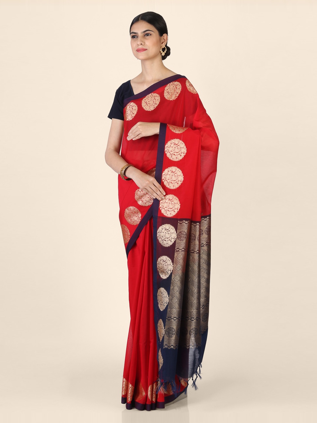 

Hastakala Red & Navy Blue Cotton Blend Solid Saree