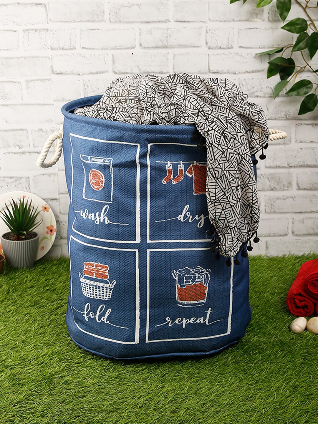 

ROMEE Blue & White Text Printed Laundry Bag