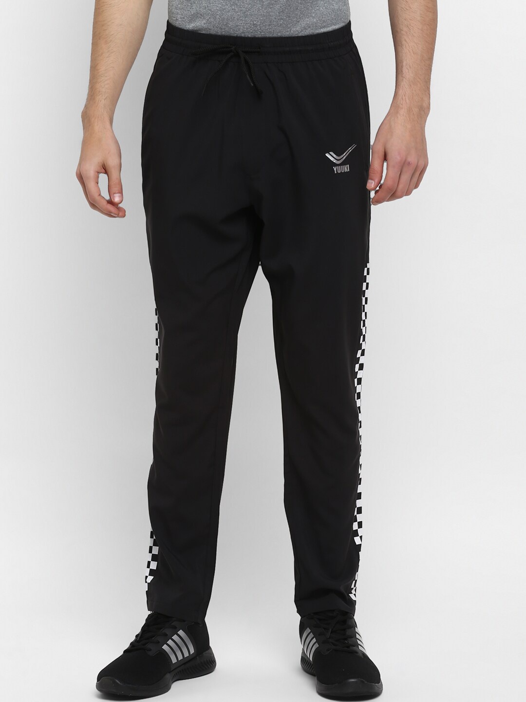 

Yuuki Men Black Solid Slim Fit Track Pants