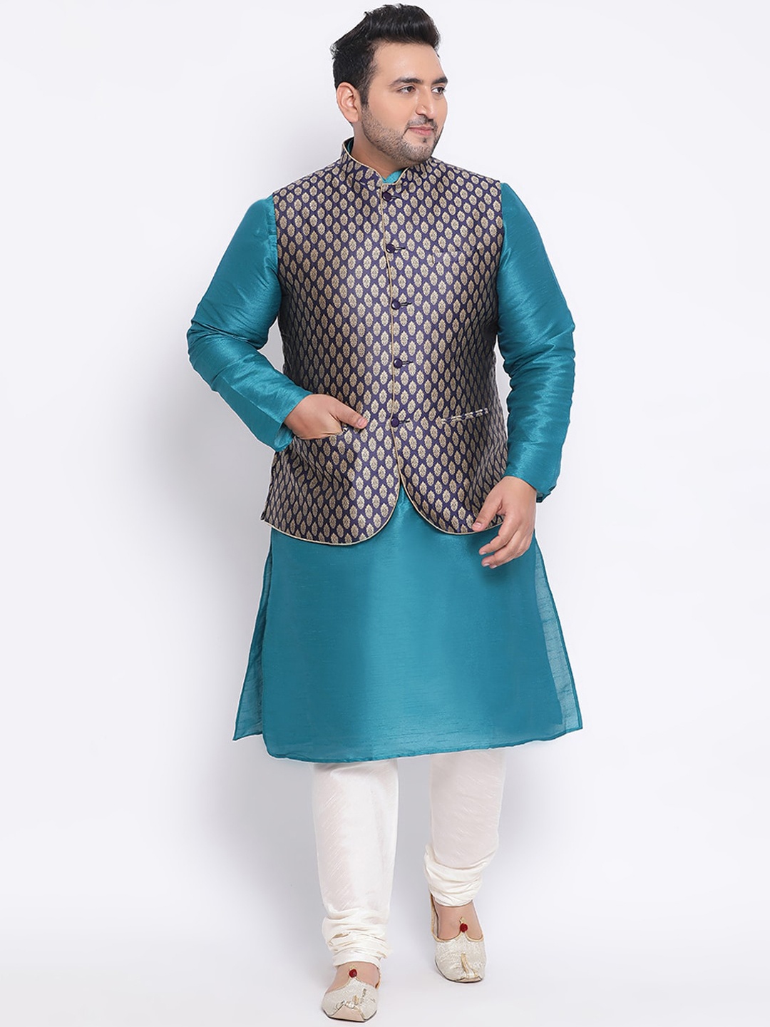 

KISAH PLUS Men Blue & Off-White Printed Kurta with Churidar